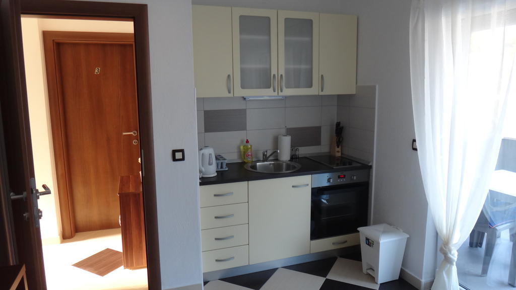 Apartments Selina Vinišće Extérieur photo