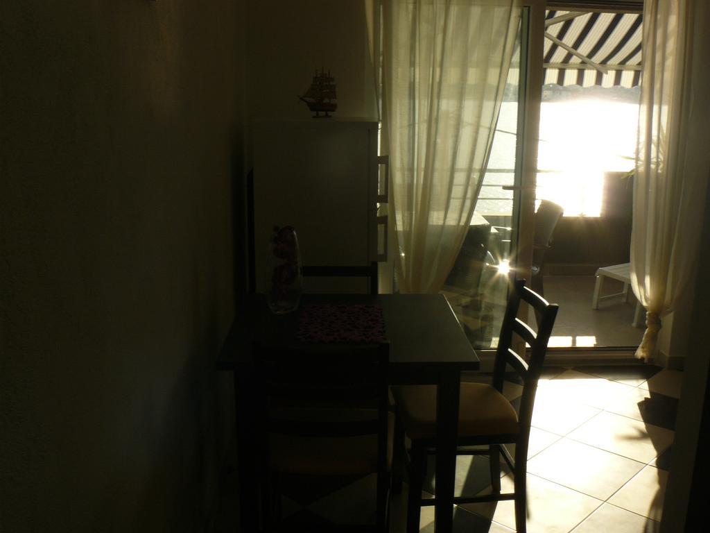 Apartments Selina Vinišće Extérieur photo